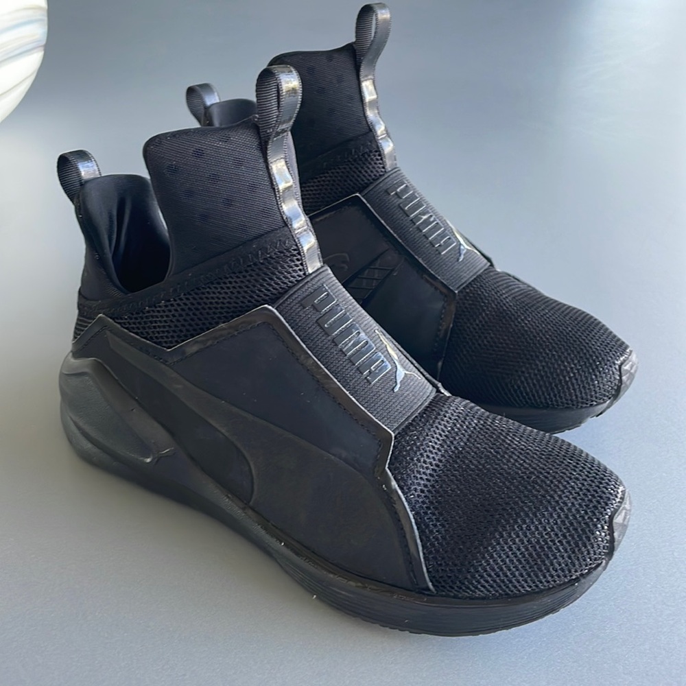 Puma high top black sneaker, barely used
